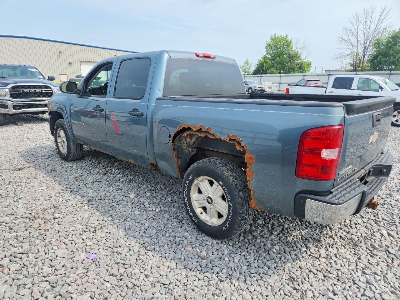 2008 CHEVROLET SILVERADO K1500 — Фото 2 из 13
