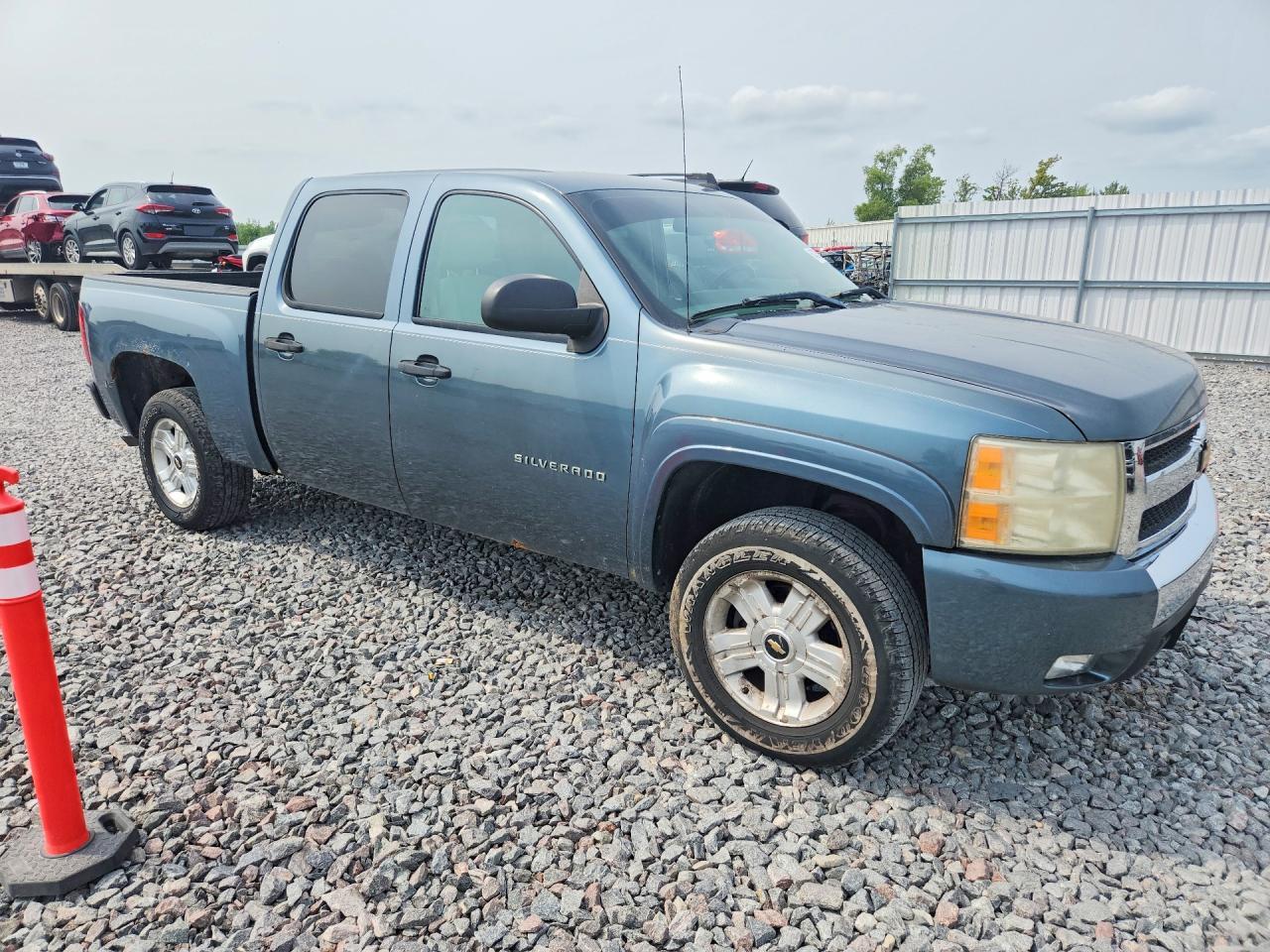 2008 CHEVROLET SILVERADO K1500 — Фото 4 из 13