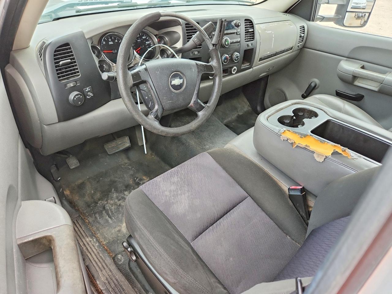 2008 CHEVROLET SILVERADO BOX TRUCK — Фото 8 из 13