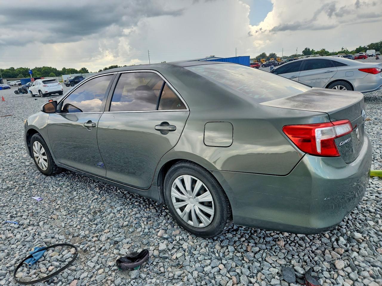 2012 TOYOTA CAMRY L — Фото 2 из 12
