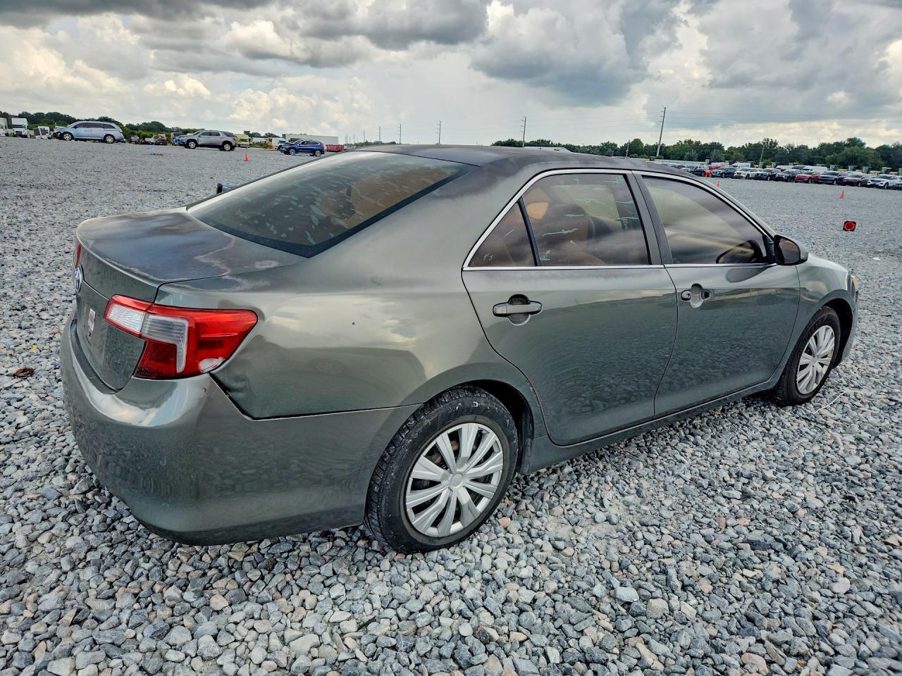2012 TOYOTA CAMRY L — Фото 3 из 12