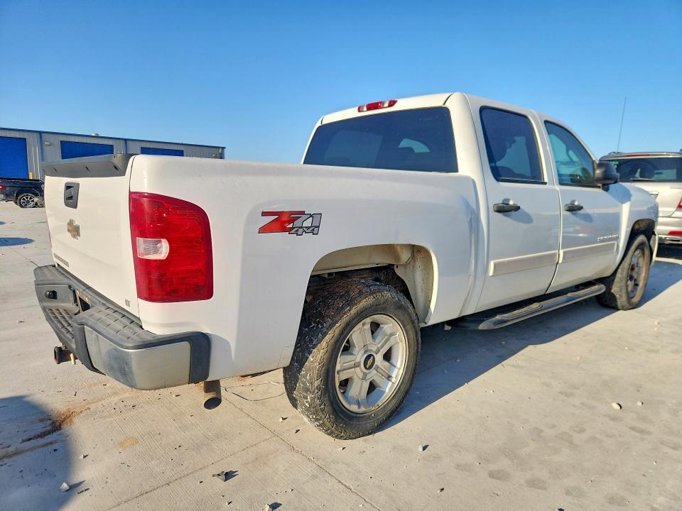 2008 CHEVROLET SILVERADO K1500 — Фото 3 из 12