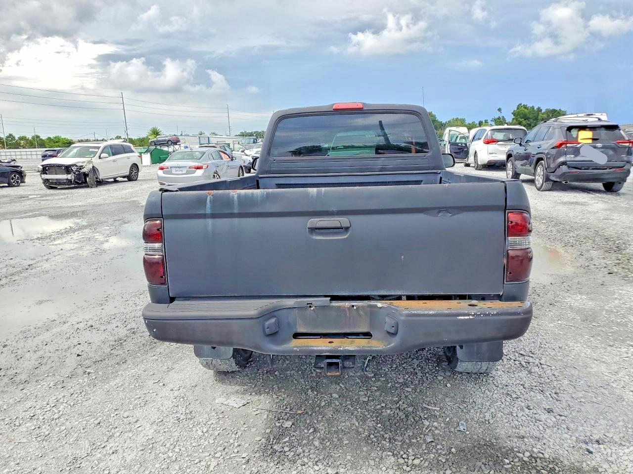 2003 TOYOTA TACOMA PRERUNNER — Фото 6 из 12