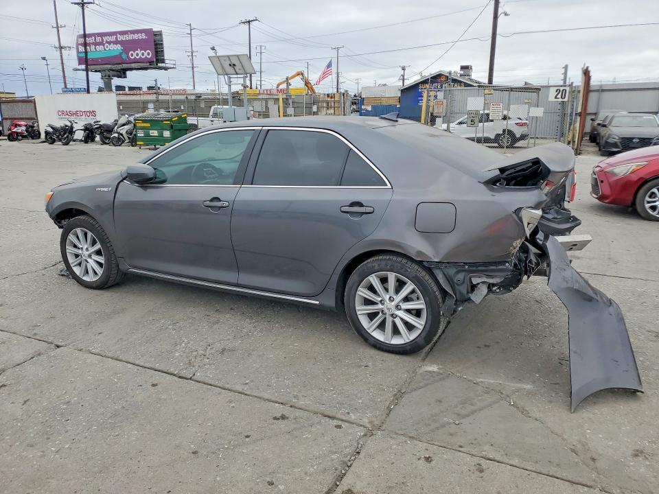 2012 TOYOTA CAMRY HYBRID XLE — Фото 2 из 13