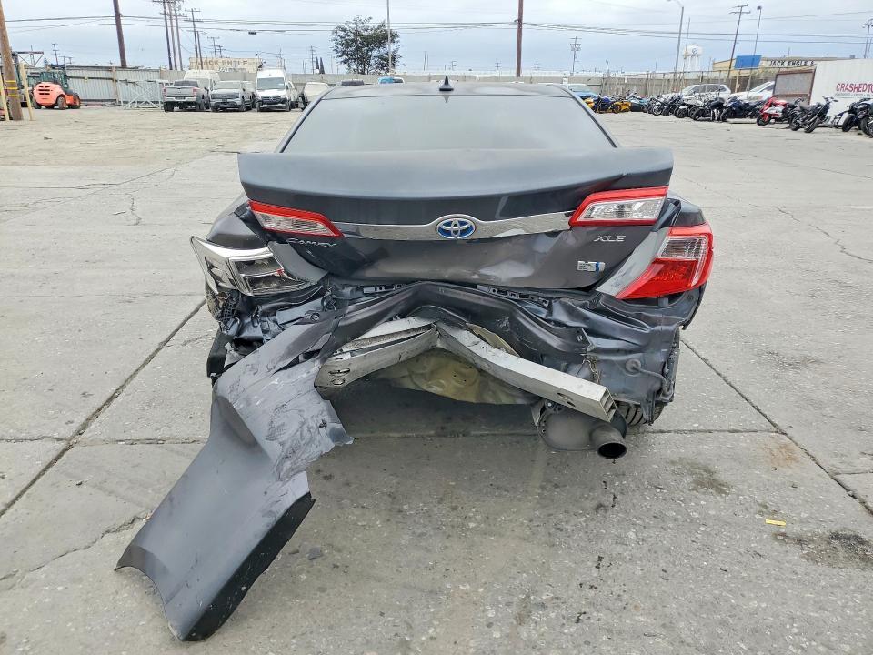 2012 TOYOTA CAMRY HYBRID XLE — Фото 6 из 13