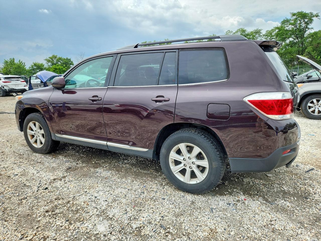 2012 TOYOTA HIGHLANDER SE — Фото 2 из 13
