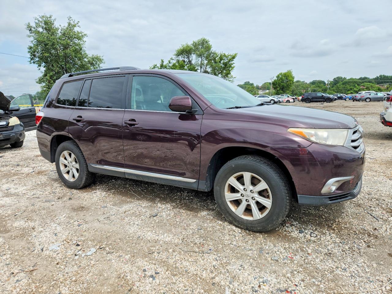 2012 TOYOTA HIGHLANDER SE — Фото 4 из 13