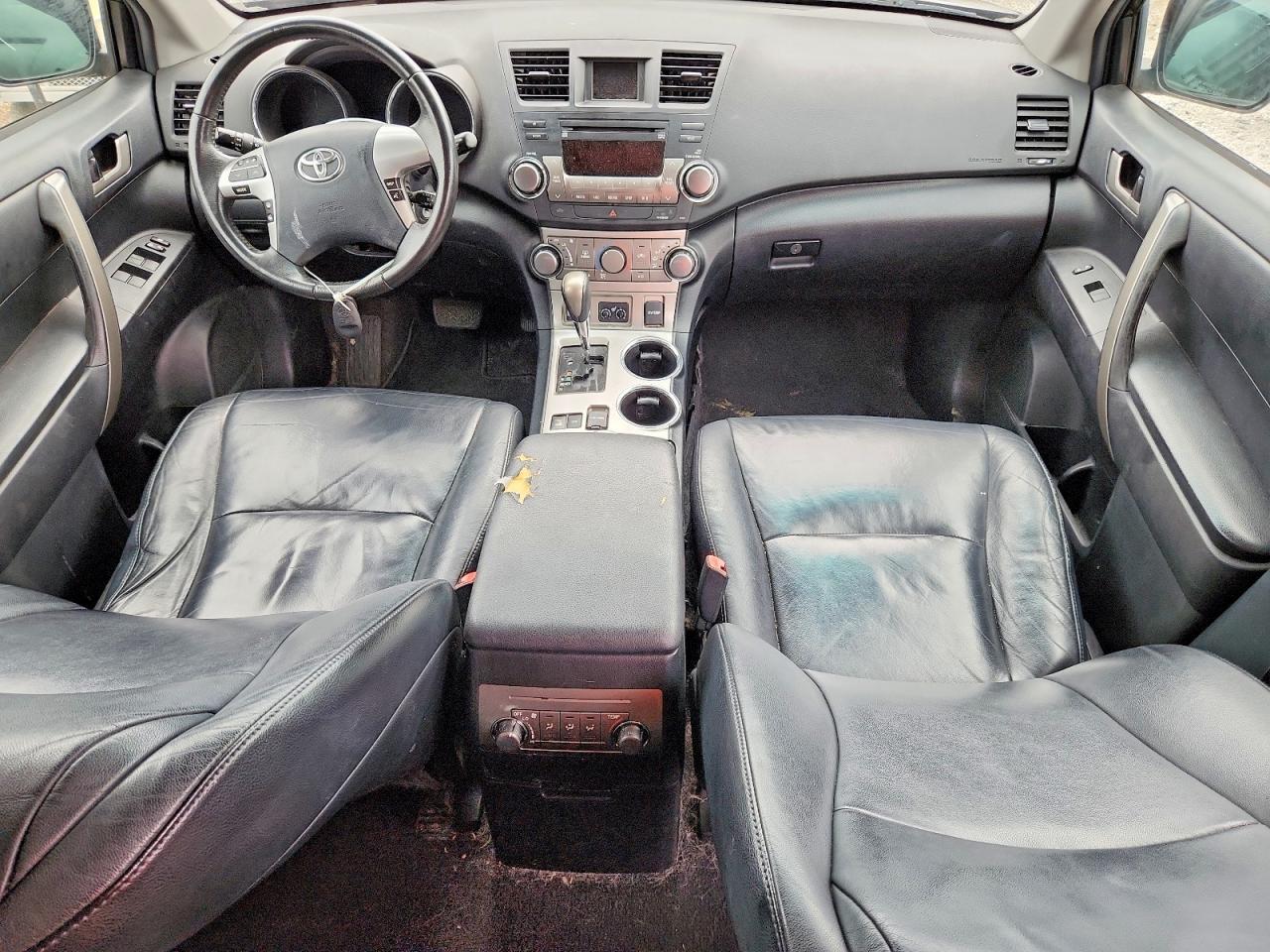 2012 TOYOTA HIGHLANDER SE — Фото 8 из 13