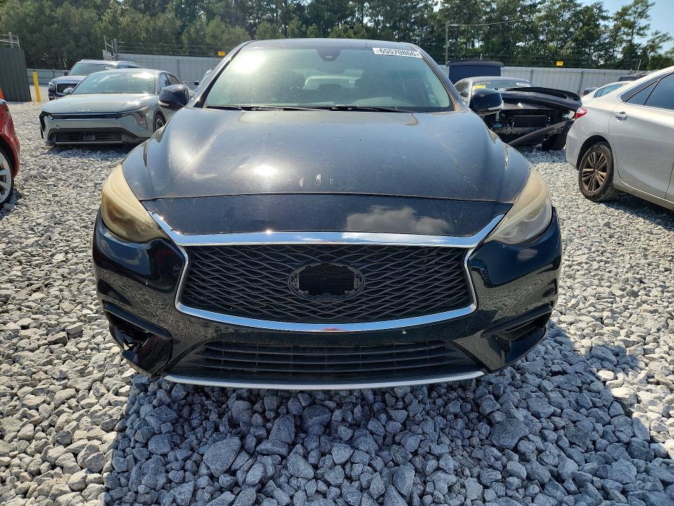 2018 INFINITI QX30 LUXURY — Фото 5 из 13