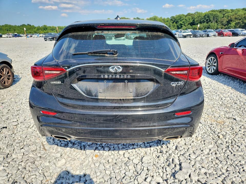 2018 INFINITI QX30 LUXURY — Фото 6 из 13