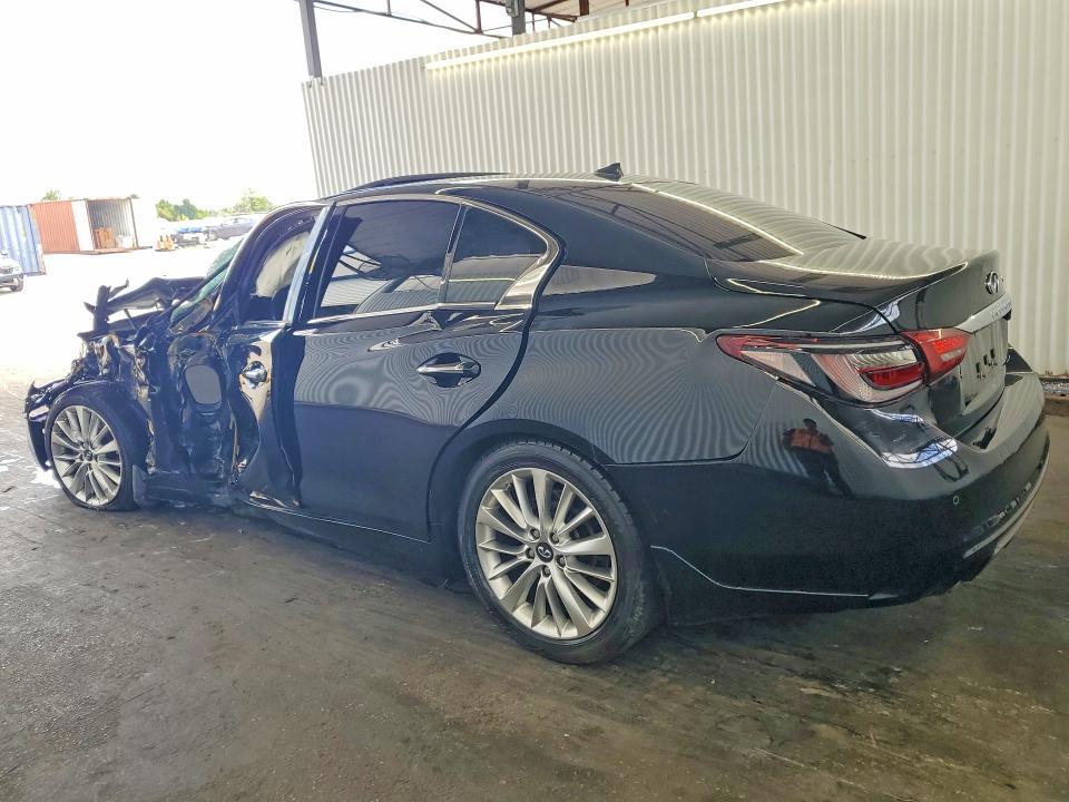 2018 INFINITI Q50 3.0T LUXE — Фото 2 из 11