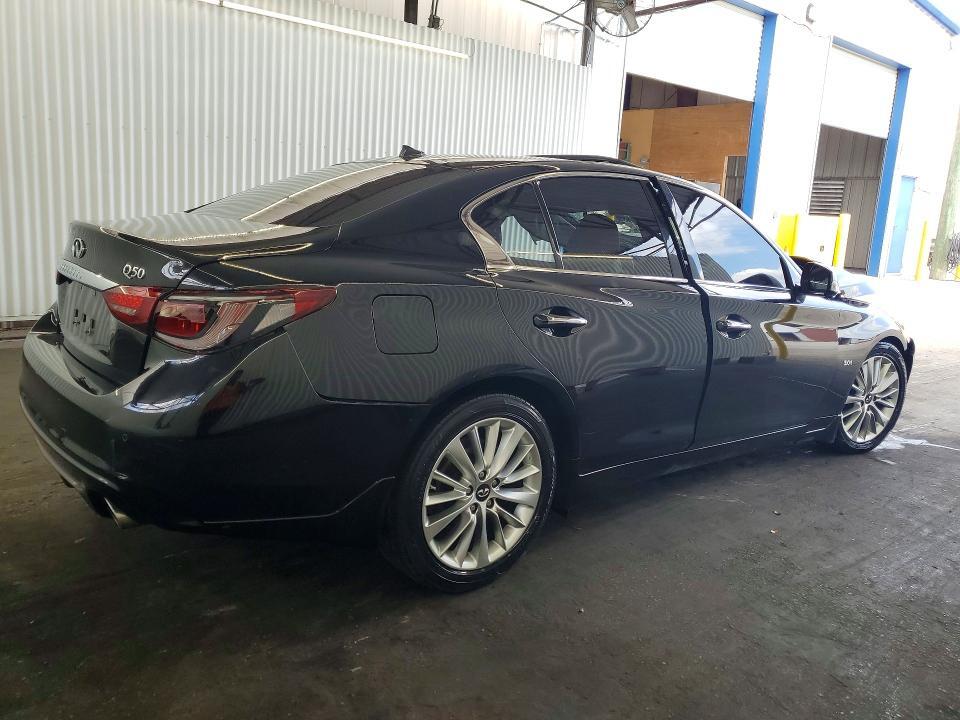 2018 INFINITI Q50 3.0T LUXE — Фото 3 из 11