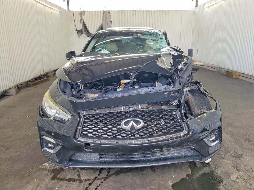 2018 INFINITI Q50 3.0T LUXE — Фото 5 из 11