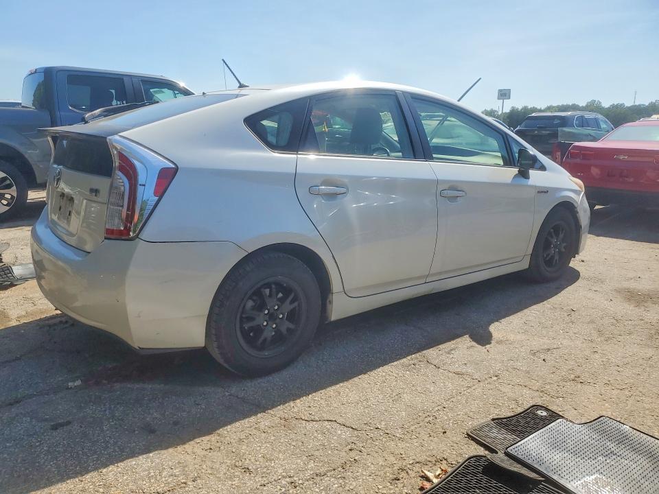 2012 TOYOTA PRIUS TWO — Фото 3 из 12