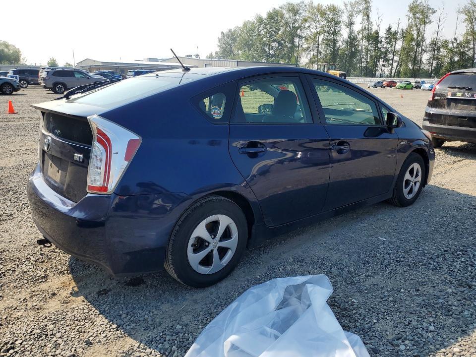 2012 TOYOTA PRIUS TWO — Фото 3 из 13