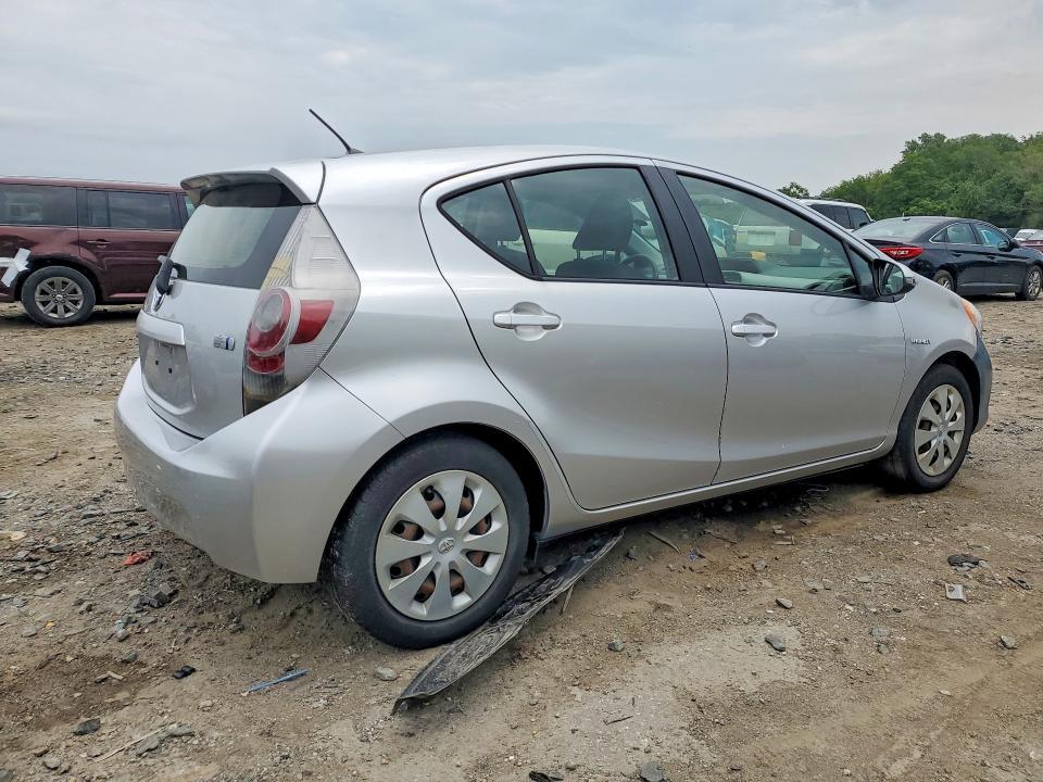 2012 TOYOTA PRIUS C TWO — Фото 3 из 12