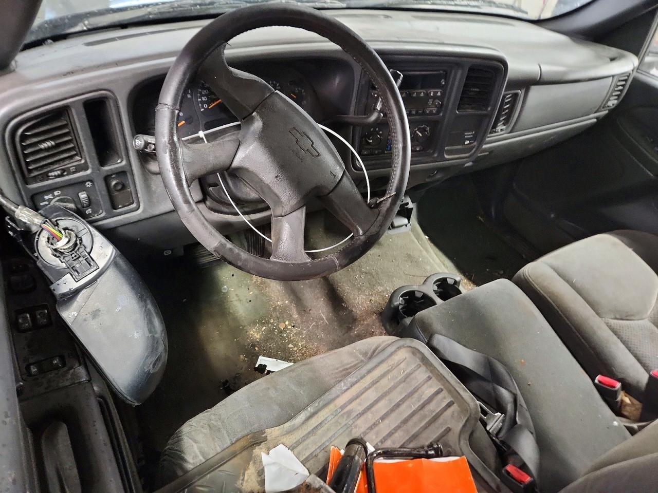 2004 CHEVROLET SILVERADO C1500 — Фото 8 из 12