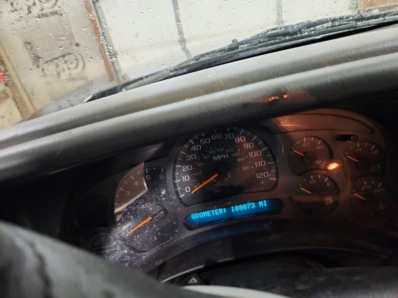 2004 CHEVROLET SILVERADO C1500 — Фото 9 из 12
