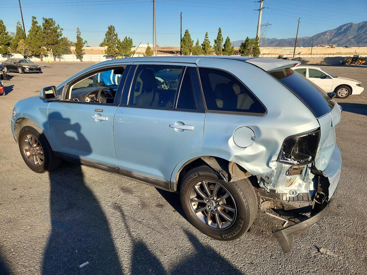 2FMDK38C98BB23362 2008 FORD EDGE photo no. 2