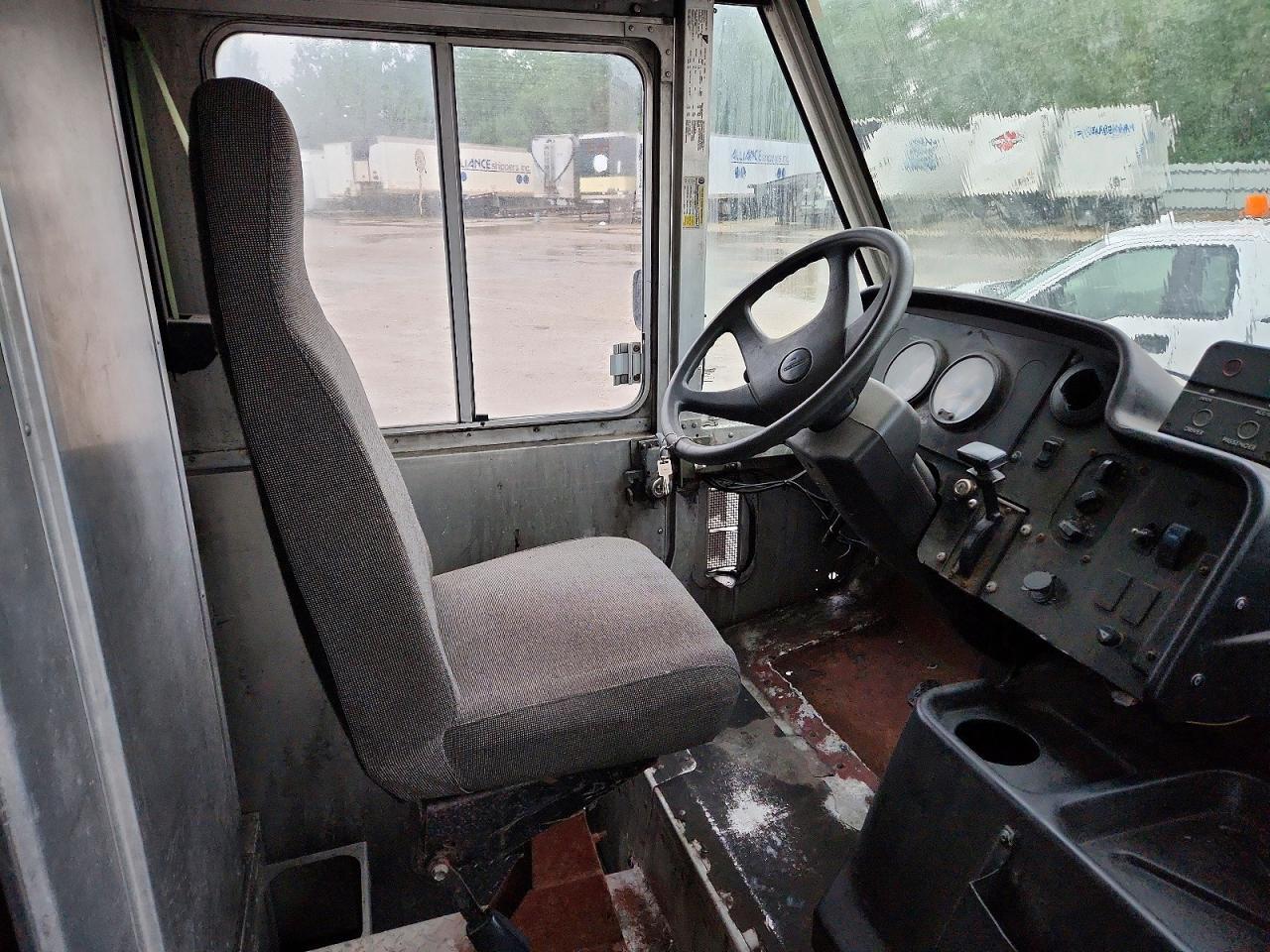 2008 FREIGHTLINER CHASSIS M LINE WALK-IN VAN — Фото 7 из 13