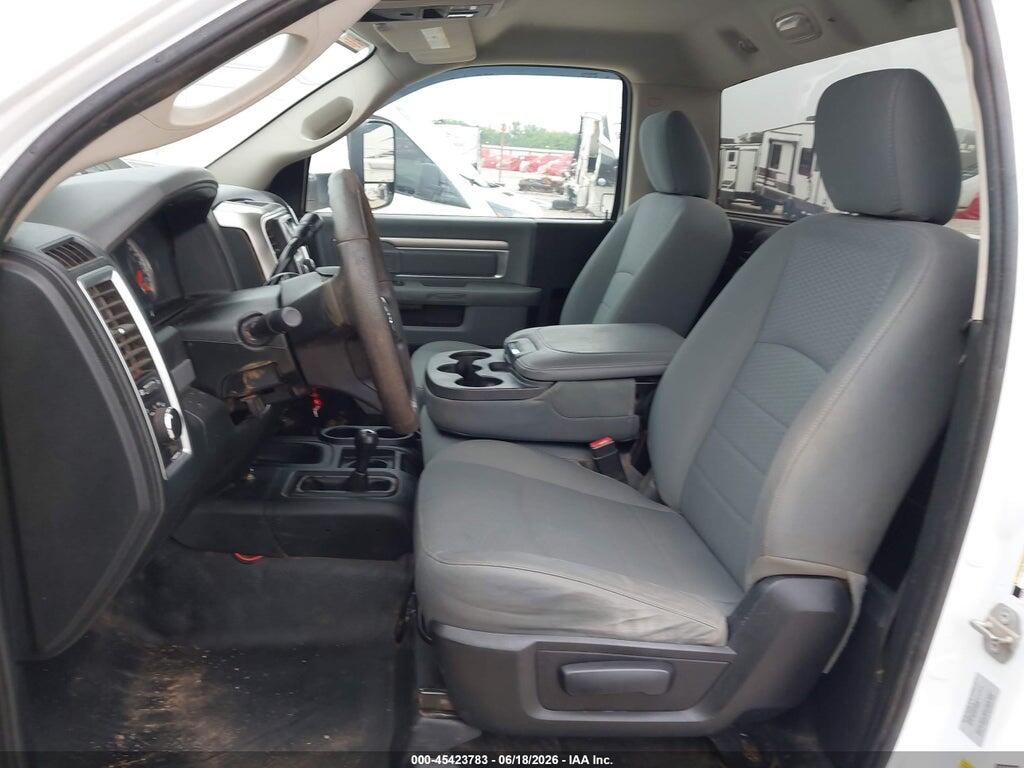 3C7WRNBL2GG307733 2016 RAM 5500 CHASSIS photo no. 6