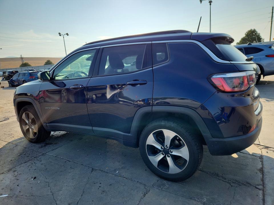 3C4NJDBB0JT360849 2018 JEEP COMPASS photo no. 2