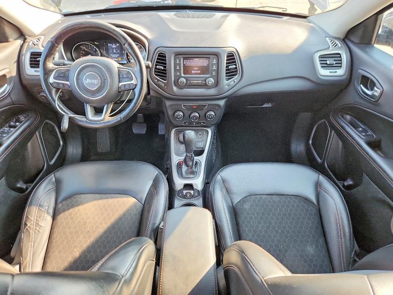 3C4NJDBB0JT360849 2018 JEEP COMPASS photo no. 8