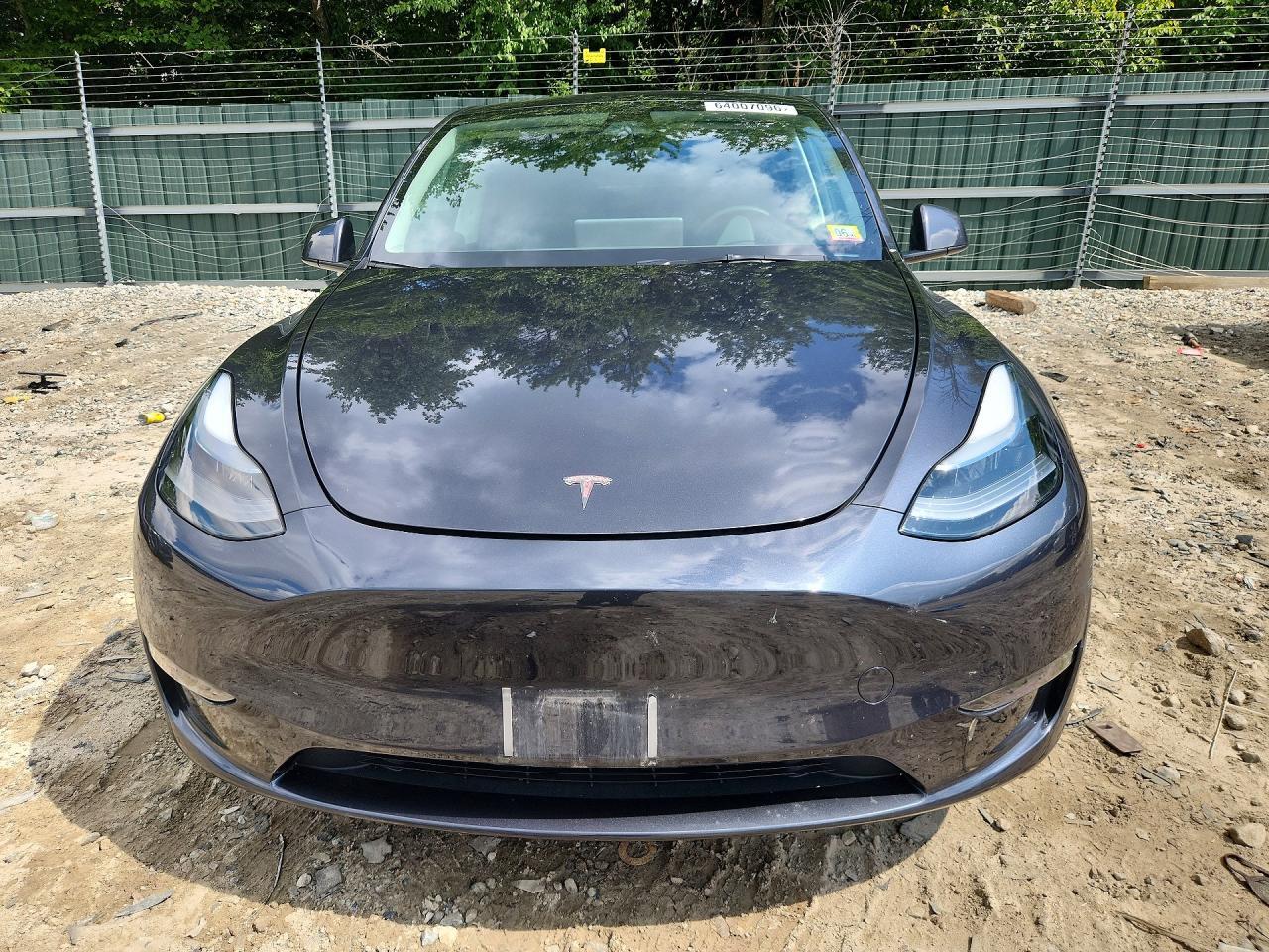 2024 TESLA MODEL Y — Фото 5 из 13