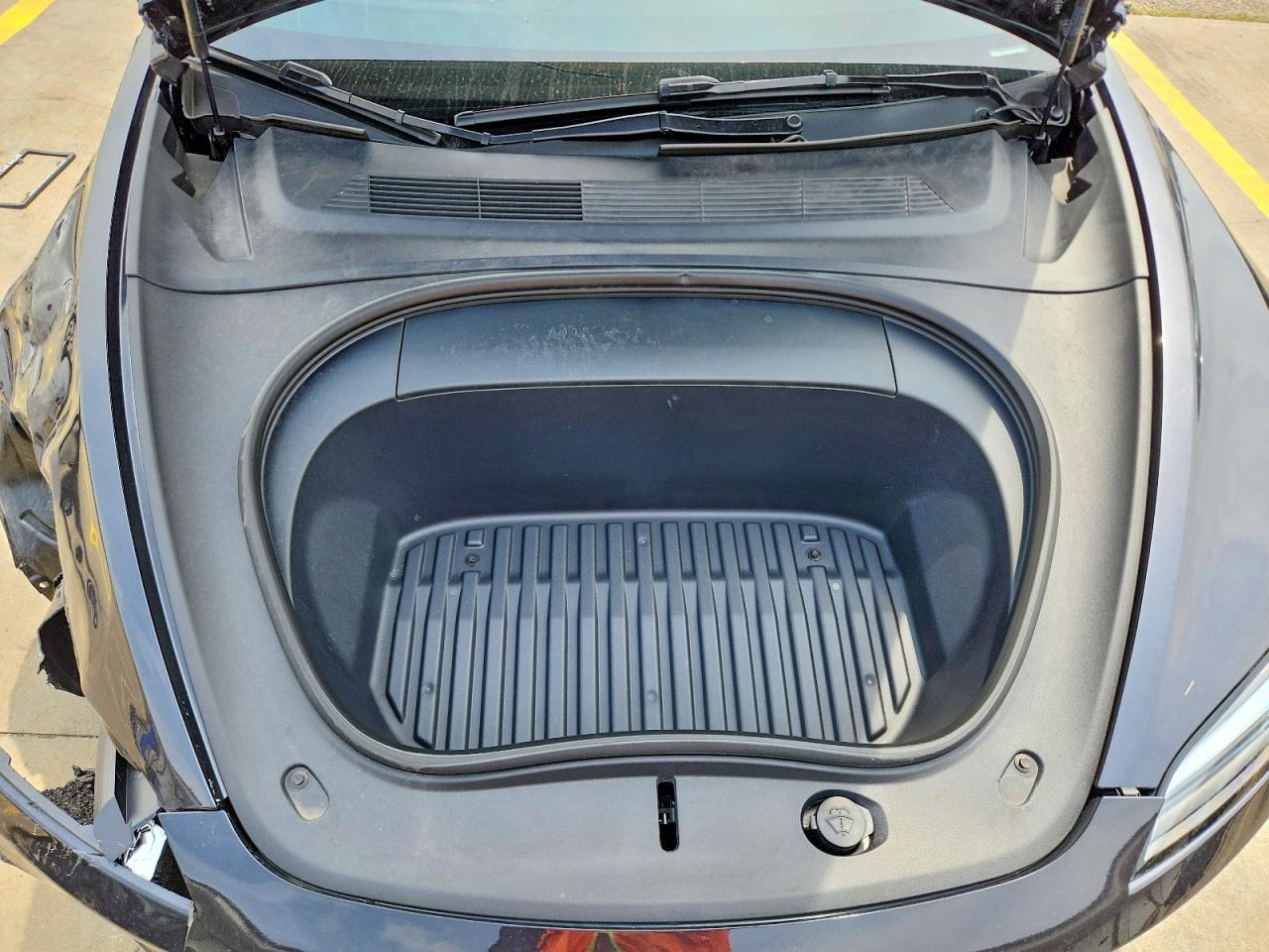 2024 TESLA MODEL 3 — Фото 11 из 12