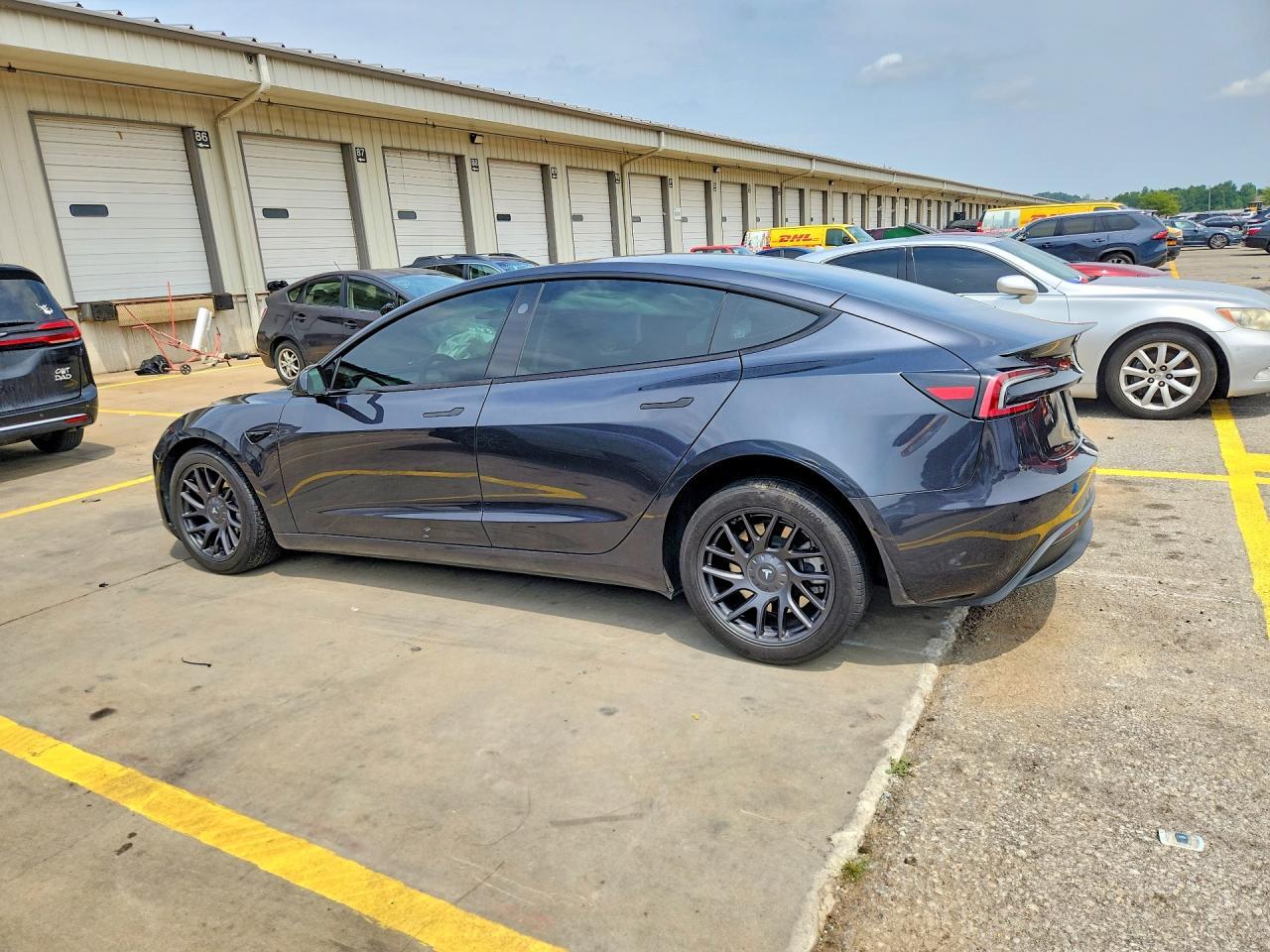 2024 TESLA MODEL 3 — Фото 2 из 12