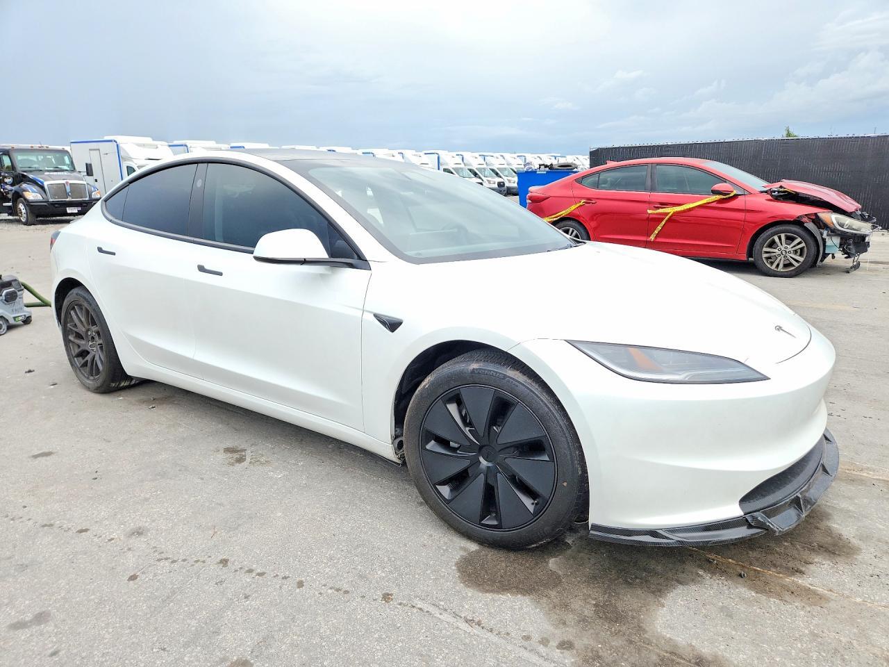 2024 TESLA MODEL 3 — Фото 4 из 12