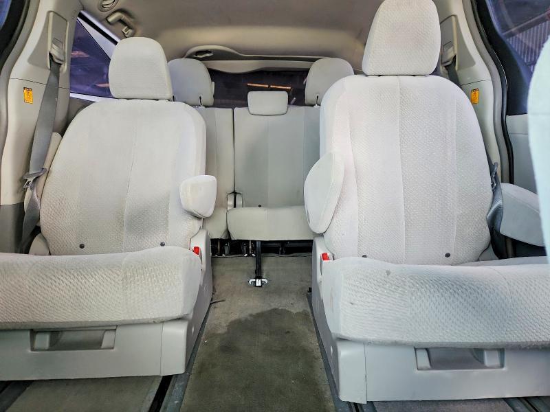 2012 TOYOTA SIENNA BASE 7-PASSENGER — Фото 10 из 13