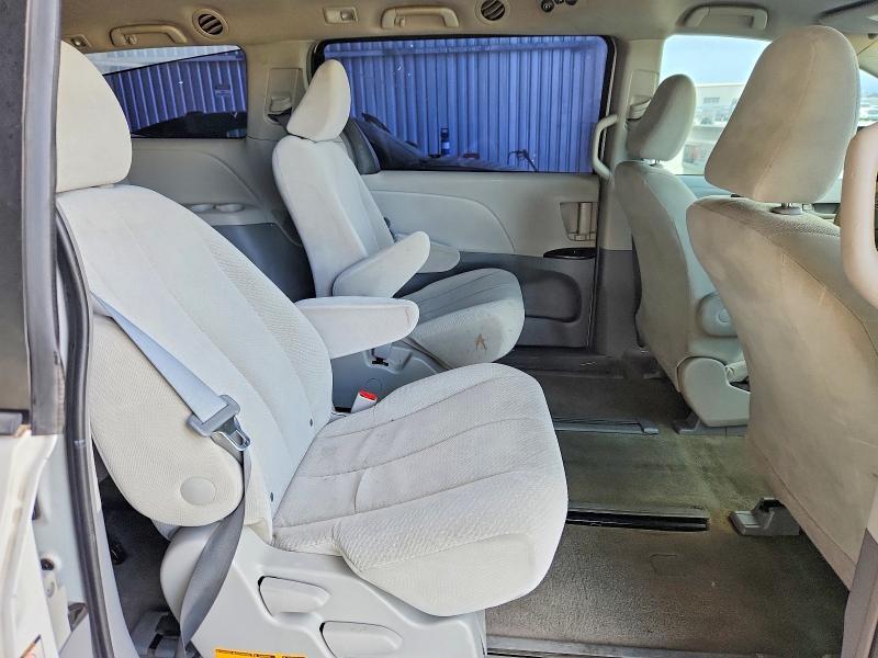 2012 TOYOTA SIENNA BASE 7-PASSENGER — Фото 11 из 13
