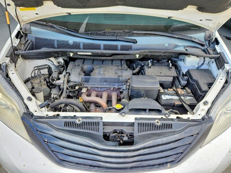 2012 TOYOTA SIENNA BASE 7-PASSENGER — Фото 12 из 13