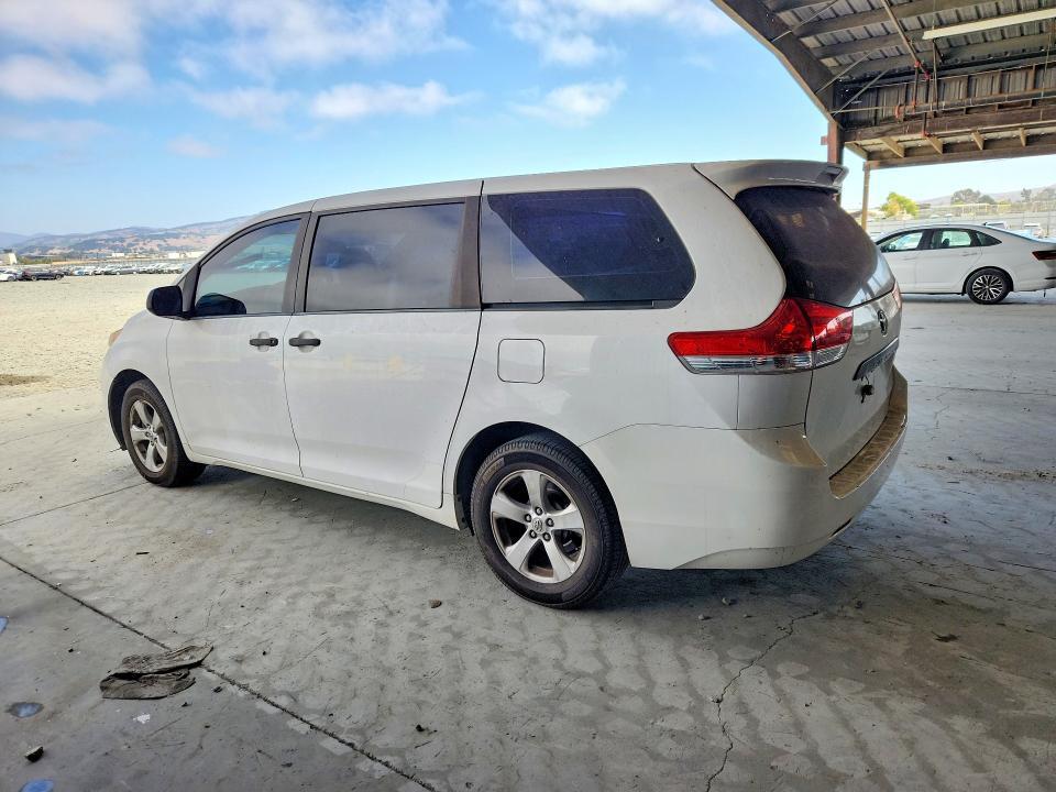 2012 TOYOTA SIENNA BASE 7-PASSENGER — Фото 2 из 13