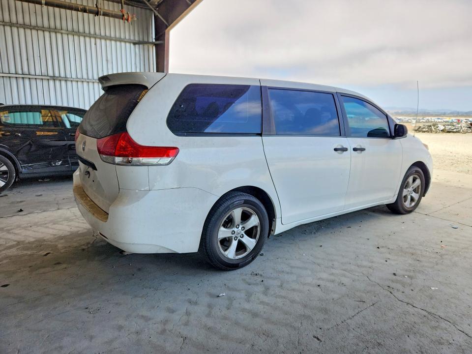 2012 TOYOTA SIENNA BASE 7-PASSENGER — Фото 3 из 13