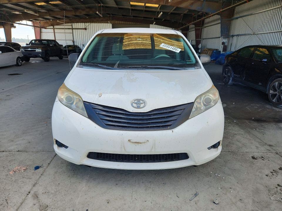2012 TOYOTA SIENNA BASE 7-PASSENGER — Фото 5 из 13