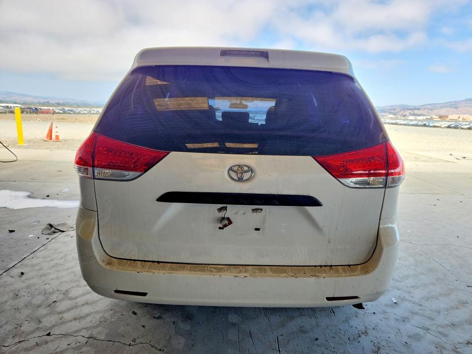 2012 TOYOTA SIENNA BASE 7-PASSENGER — Фото 6 из 13