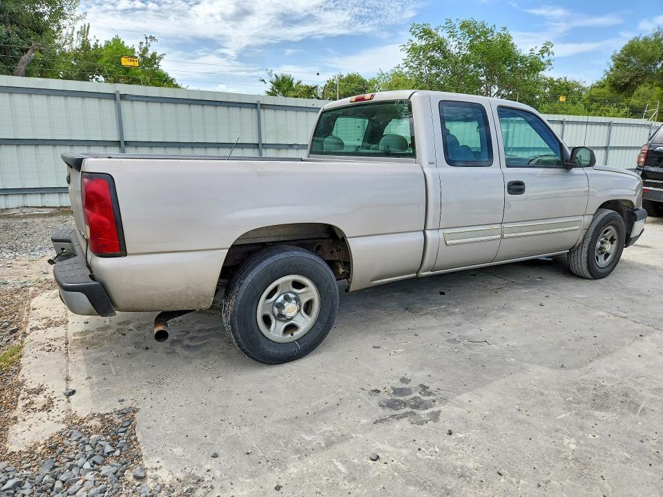 2004 CHEVROLET SILVERADO C1500 — Фото 3 из 12