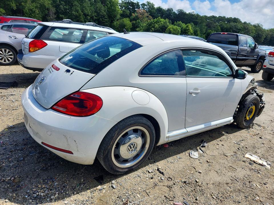 2012 VOLKSWAGEN BEETLE — Фото 3 из 13
