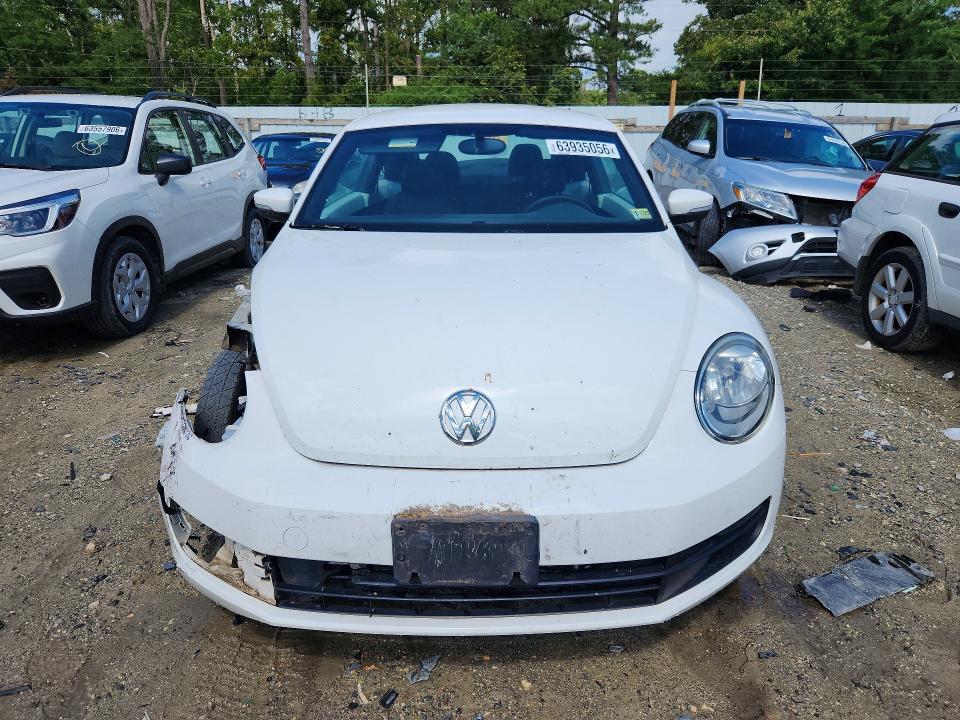 2012 VOLKSWAGEN BEETLE — Фото 5 из 13
