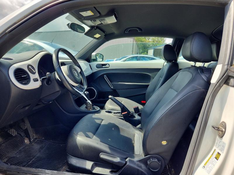 2012 VOLKSWAGEN BEETLE — Фото 7 из 13