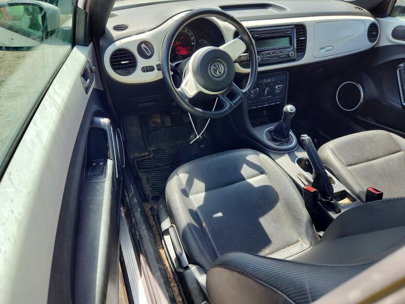 2012 VOLKSWAGEN BEETLE — Фото 8 из 13