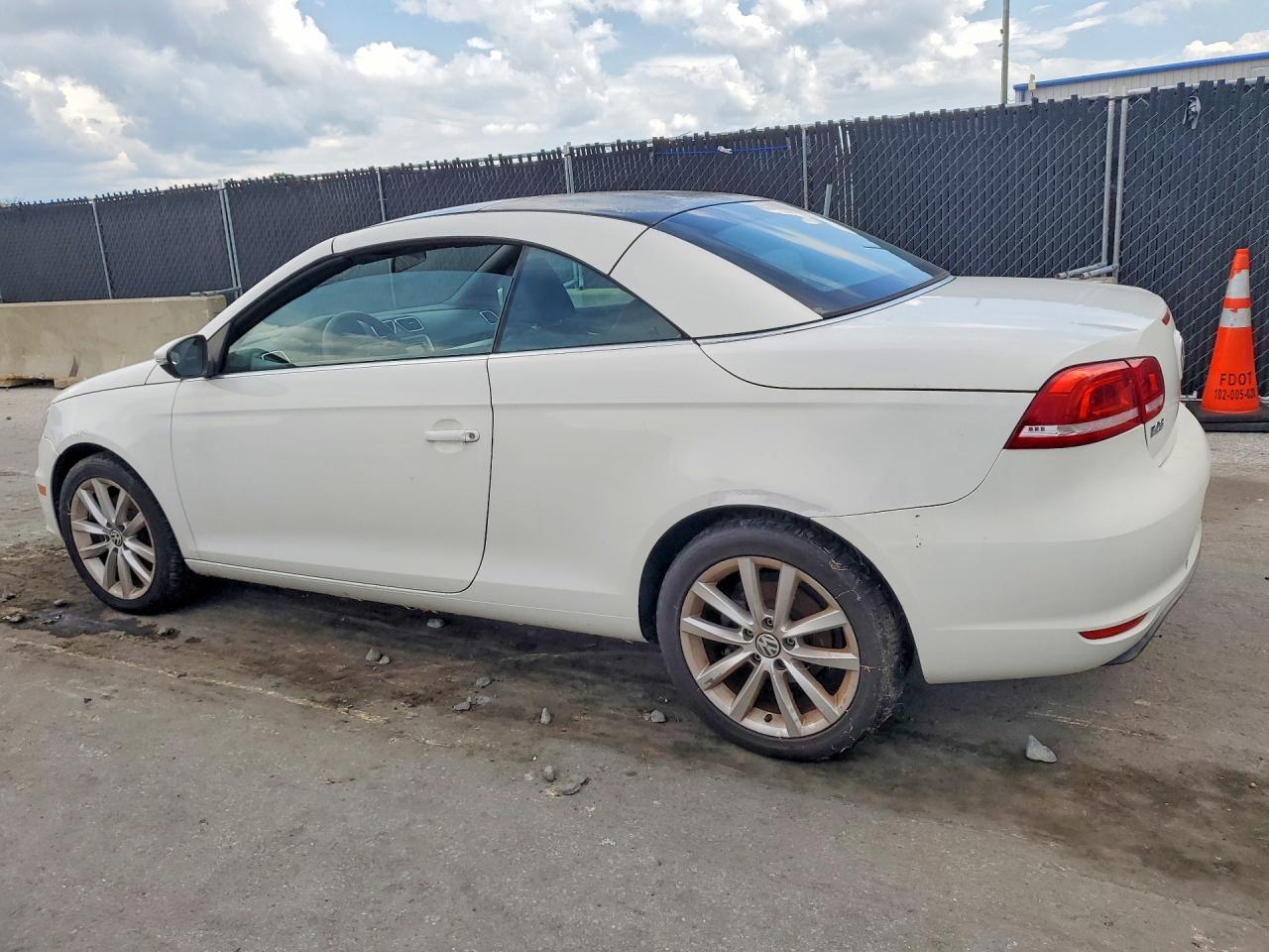 2012 VOLKSWAGEN EOS KOMFORT — Фото 2 из 12