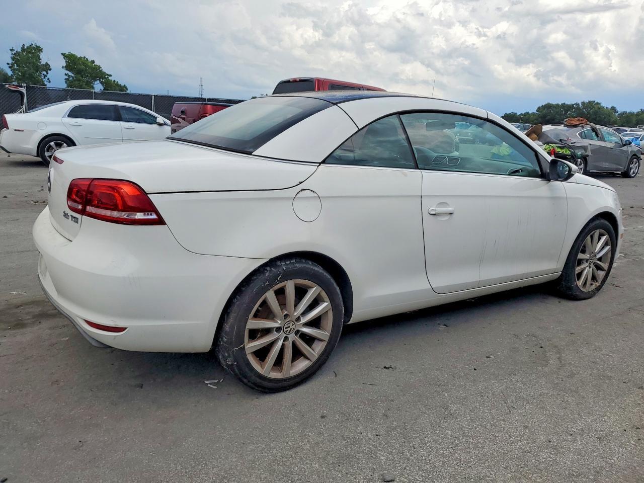 2012 VOLKSWAGEN EOS KOMFORT — Фото 3 из 12