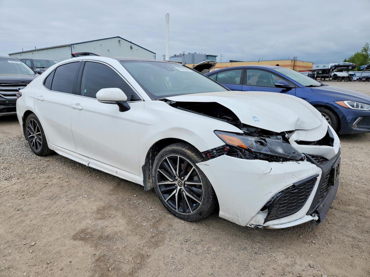 2024 TOYOTA CAMRY XLE — Фото 4 из 12