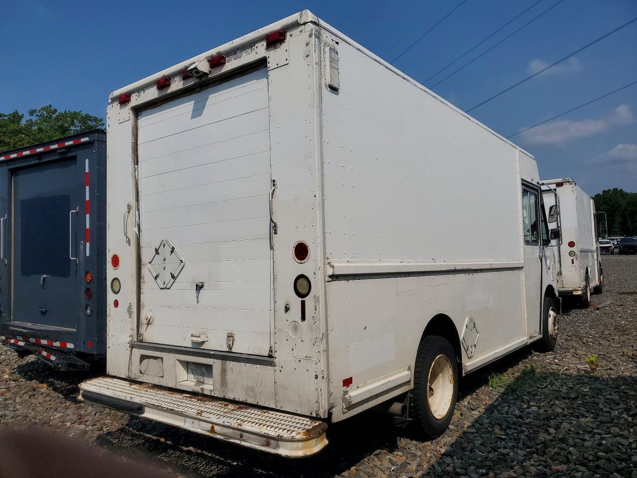 2004 FREIGHTLINER CHASSIS M LINE WALK-IN VAN — Фото 3 из 13