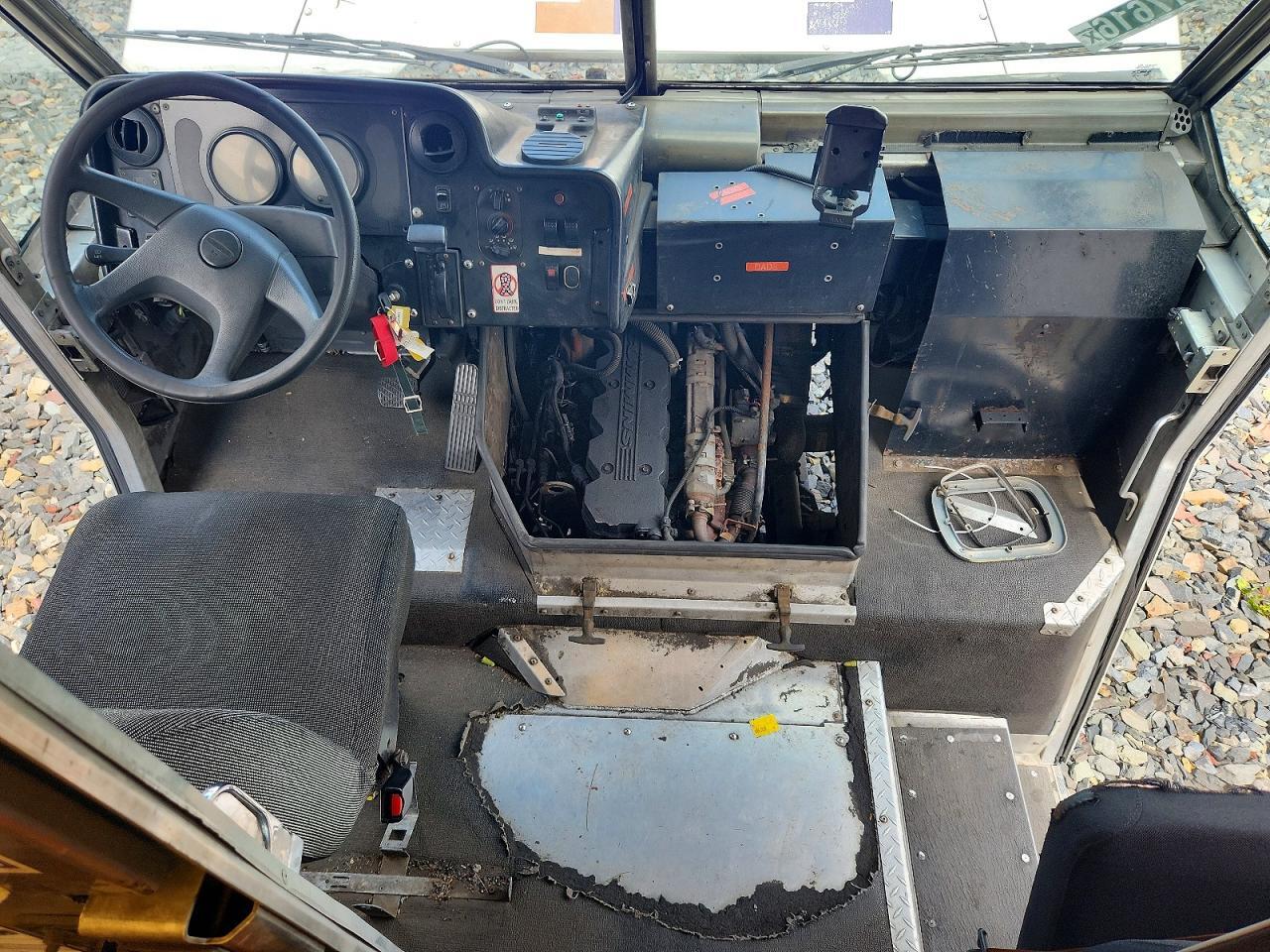 2004 FREIGHTLINER CHASSIS M LINE WALK-IN VAN — Фото 8 из 13