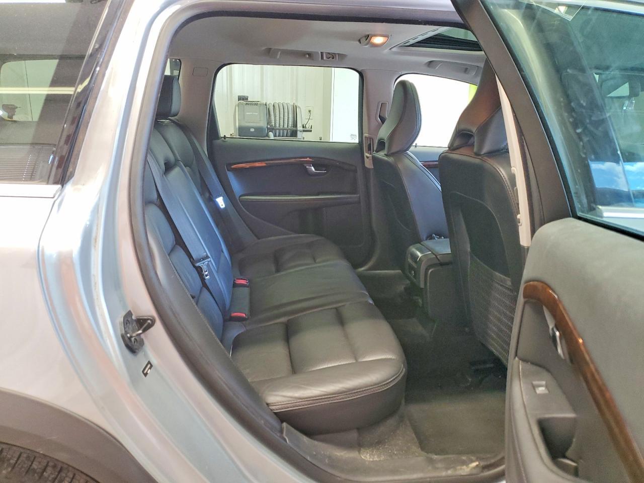 2012 VOLVO XC70 3.2 — Фото 11 из 13