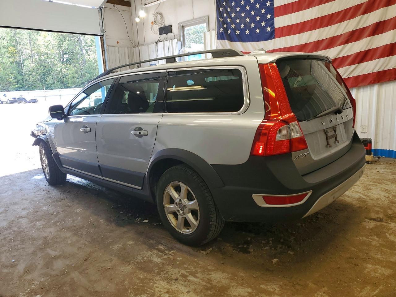 2012 VOLVO XC70 3.2 — Фото 2 из 13